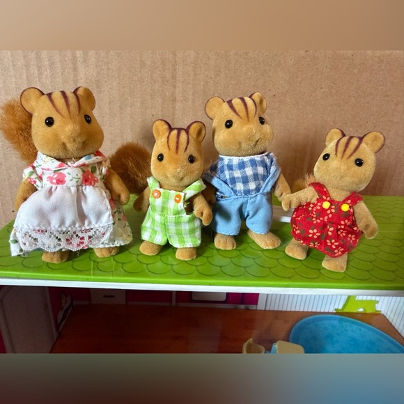 calico critters Other - Calico Grower Squirrel Family Set -